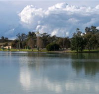 Gum Bend Lake - Darwin Holiday