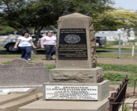 Historical Cemetery Moree - Darwin Holiday 0