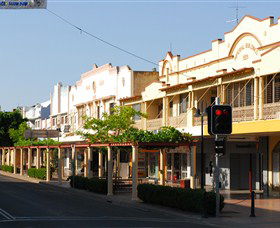 Moree Heritage And Art Deco Guided Walk - Darwin Holiday 3