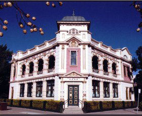 Moree Plains Gallery - Darwin Holiday 0
