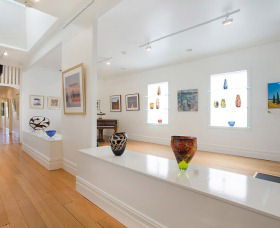 Lost Bear Gallery - Darwin Holiday 1