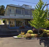 Antique Junque - Darwin Holiday