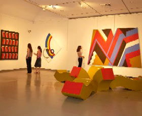 Penrith Regional Gallery And The Lewers Bequest - Darwin Holiday 0