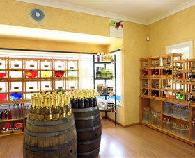 Hunter Valley Gardens Shopping Village - Darwin Holiday 4