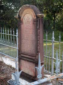 Pioneer Graves - Darwin Holiday 0