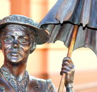 Mary Poppins Statue - Darwin Holiday