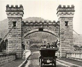 The Hampden Bridge Experience - Darwin Holiday 1