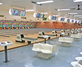 Bateau Bay Ten Pin Bowl - Darwin Holiday 0