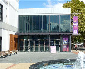 Wollongong Town Hall - Darwin Holiday 1