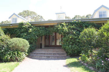 Ivy Hill Gallery - Darwin Holiday 5