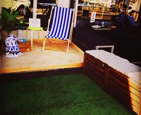 IV COLLECTIVE - Darwin Holiday 5