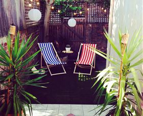 IV COLLECTIVE - Darwin Holiday 6