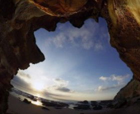 Caves Beach NSW Darwin Holiday