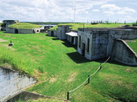 Fort Lytton - Darwin Holiday 0