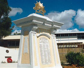 Beenleigh War Memorial - Darwin Holiday 0