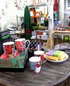 The Famous Tinonee Cafe And Gift Shop - Darwin Holiday 0