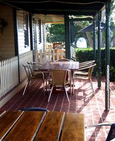 The Famous Tinonee Cafe And Gift Shop - Darwin Holiday 2