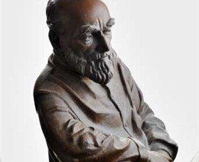 Damien Lucas Sculpture And Design - Darwin Holiday 4