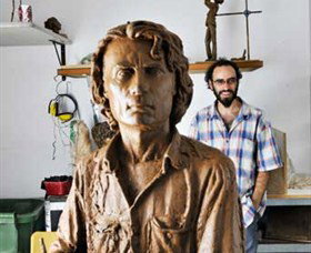 Damien Lucas Sculpture And Design - Darwin Holiday 7