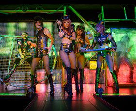 Draculas Cabaret Restaurant - Darwin Holiday 3