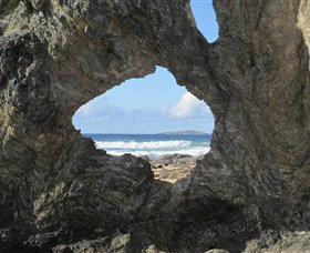 Glasshouse Rocks And Pillow Lava - Darwin Holiday 0