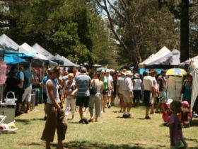 Coolangatta Art And Craft Markets - Darwin Holiday 1