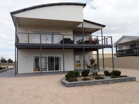 Ocean Swell - Darwin Holiday 1