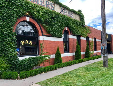 Farmers Arms Hotel & Art Suites Daylesford - Darwin Holiday 0