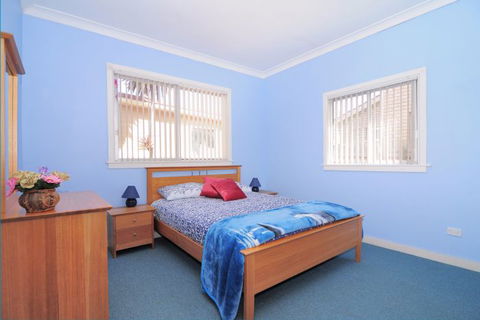 Amazing Aspects - Darwin Holiday 0