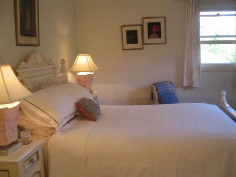 Trafalgar Bed And Breakfast And Annie's Cottage - Darwin Holiday 0