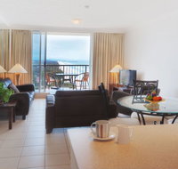 Golden Sands On Main Beach - Darwin Holiday