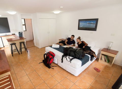 Base Airlie Beach Resort - Darwin Holiday 0