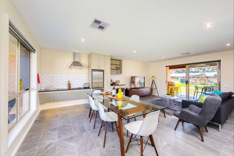 Howlong Golf Resort - Darwin Holiday 0