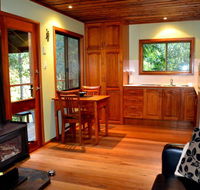 Waterfall Hideout-Rainforest Cabin for Couples - Darwin Holiday
