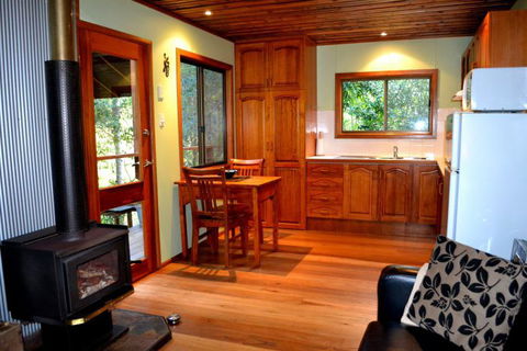 Waterfall Hideout-Rainforest Cabin For Couples - Darwin Holiday 3