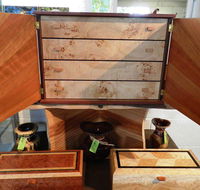 Montville Woods Gallery - Darwin Holiday