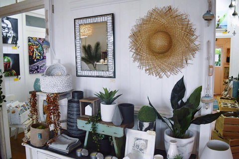 DBar Gallery - Darwin Holiday 1