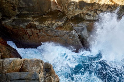 The Gap And Natural Wonders - Darwin Holiday 6