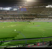 Half-Day Sports Lovers Bus Tour of Melbourne with Tour Options - Darwin Holiday