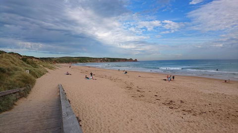 Boutique Journey To Phillip Island With Penguin Parade In Stylish Mercedes-Benz - Darwin Holiday 4