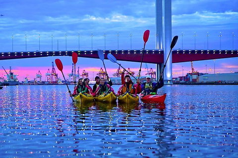 Melbourne City Twilight Kayak Tour - Darwin Holiday 14