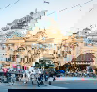 Melbourne Horse Drawn Carriage Premium Garden and City Tour - Darwin Holiday