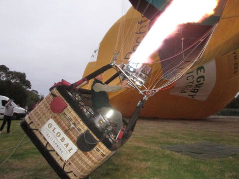 Melbourne Balloon Flight At Sunrise - Darwin Holiday 15