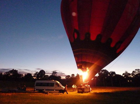 Melbourne Balloon Flight At Sunrise - Darwin Holiday 23