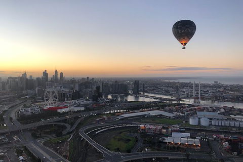 Melbourne Balloon Flight At Sunrise - Darwin Holiday 27