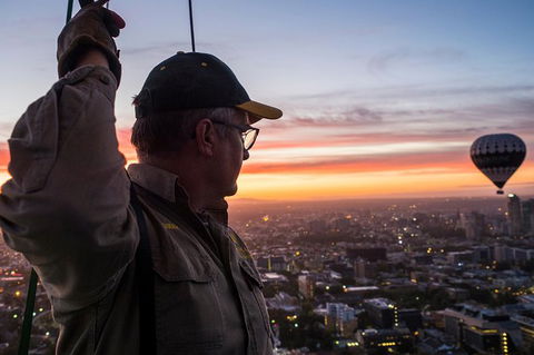 Melbourne Balloon Flight At Sunrise - Darwin Holiday 45