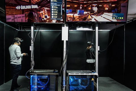 Virtual Reality Gaming Experience In Melbourne - Darwin Holiday 3