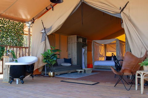 4 Day Bendigo Balgownie Winery Retreat & PS Emmylou Cruise Package - Darwin Holiday 1