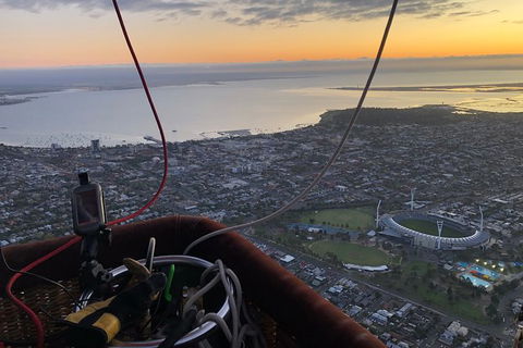Balloon Flights In Geelong - Darwin Holiday 6