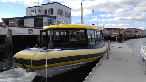 Fresh From The Ocean: Tasmanian Seafood Gourmet Full-Day Cruise Including Lunch - Darwin Holiday 2